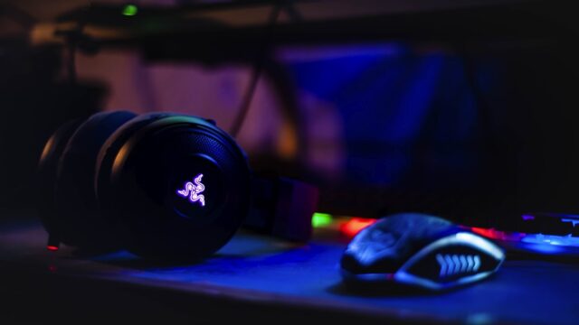 Why Gaming Headsets All Look the Same — And What’s Actually Inside