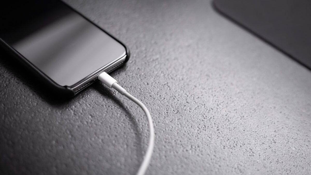 Why Your Phone’s Battery Gets Worse Over Time — And What Actually Slows the Damage
