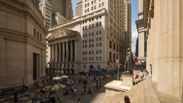 Is the AI Boom’s $800 Billion Stock Wipeout a Warning Sign? Yes — Here’s Why