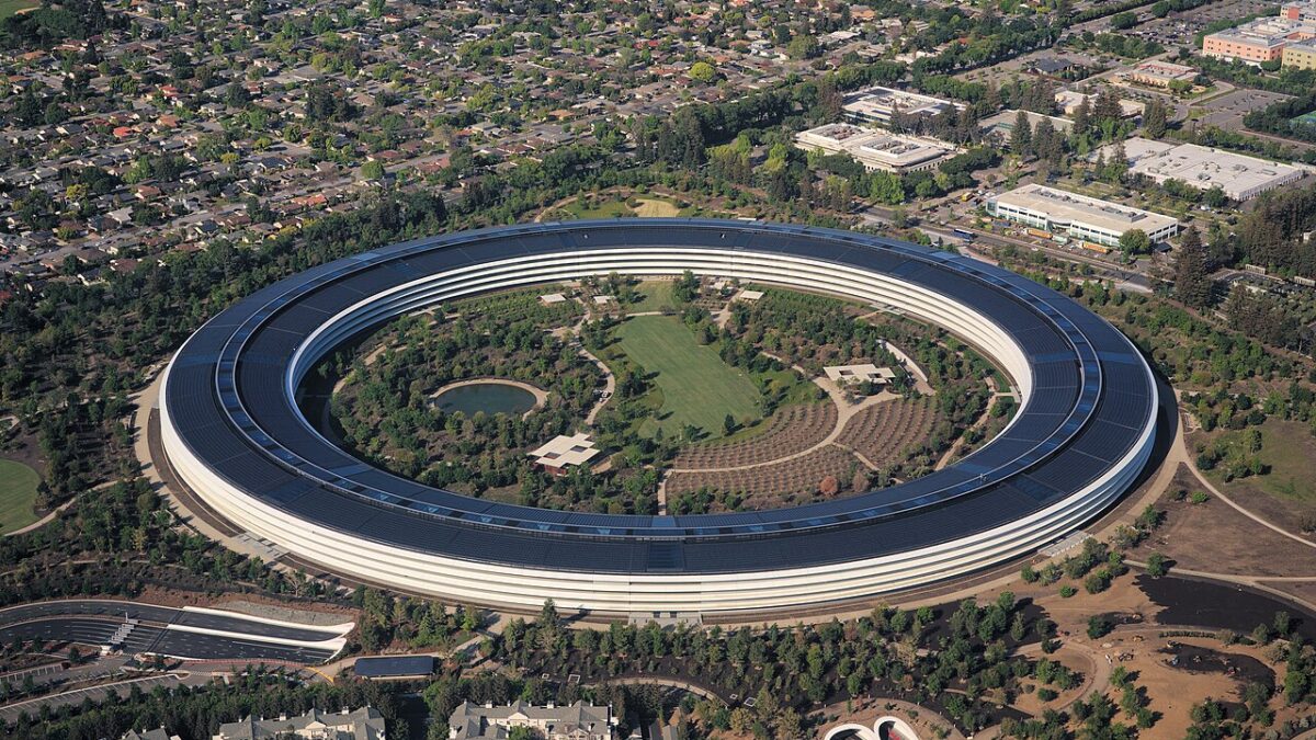 Apple and the DOJ Are in Early Settlement Talks Over Its iPhone Antitrust Case