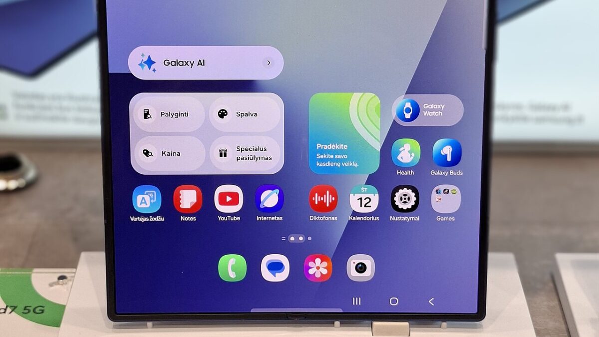 Galaxy Z Fold 8 Ultra Leak Teases a Near-Invisible Crease — But the “Proof” Video Is Already Disputed