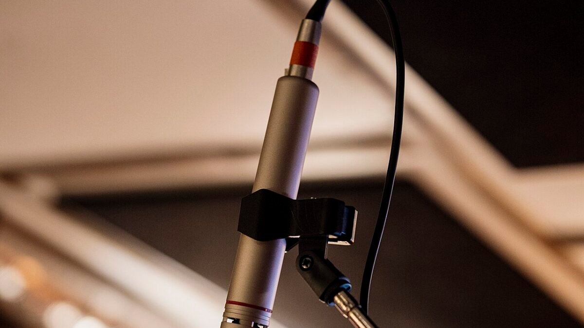 How to Choose a USB Microphone for Podcasting and Streaming in 2026