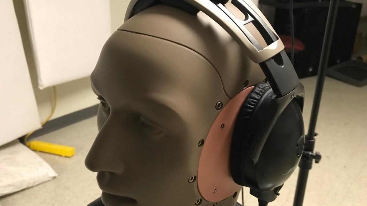 The Real Origin Story of Noise-Cancelling Headphones (It Isn’t Who You Think)
