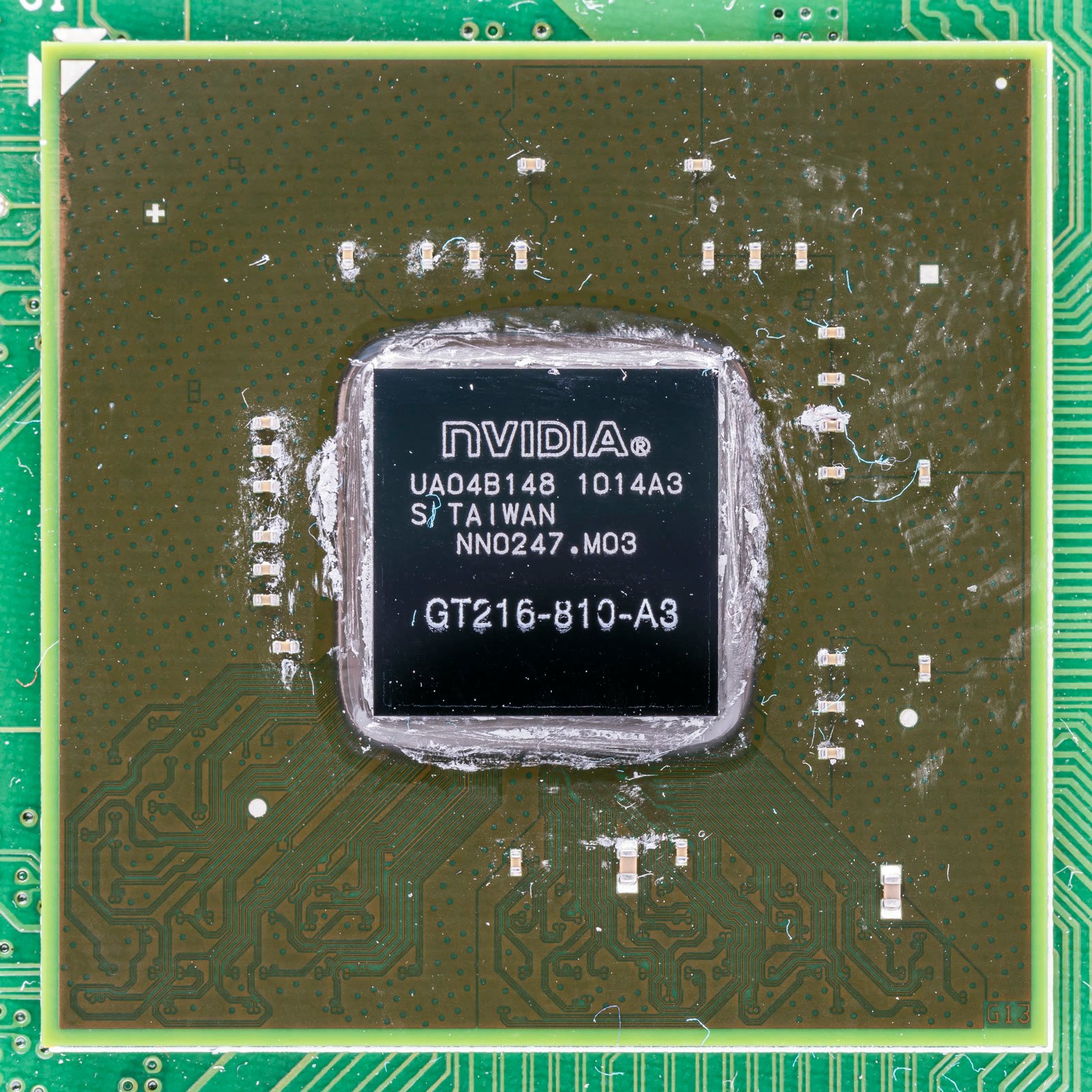 Consumer graphics card capable of running large AI models locally