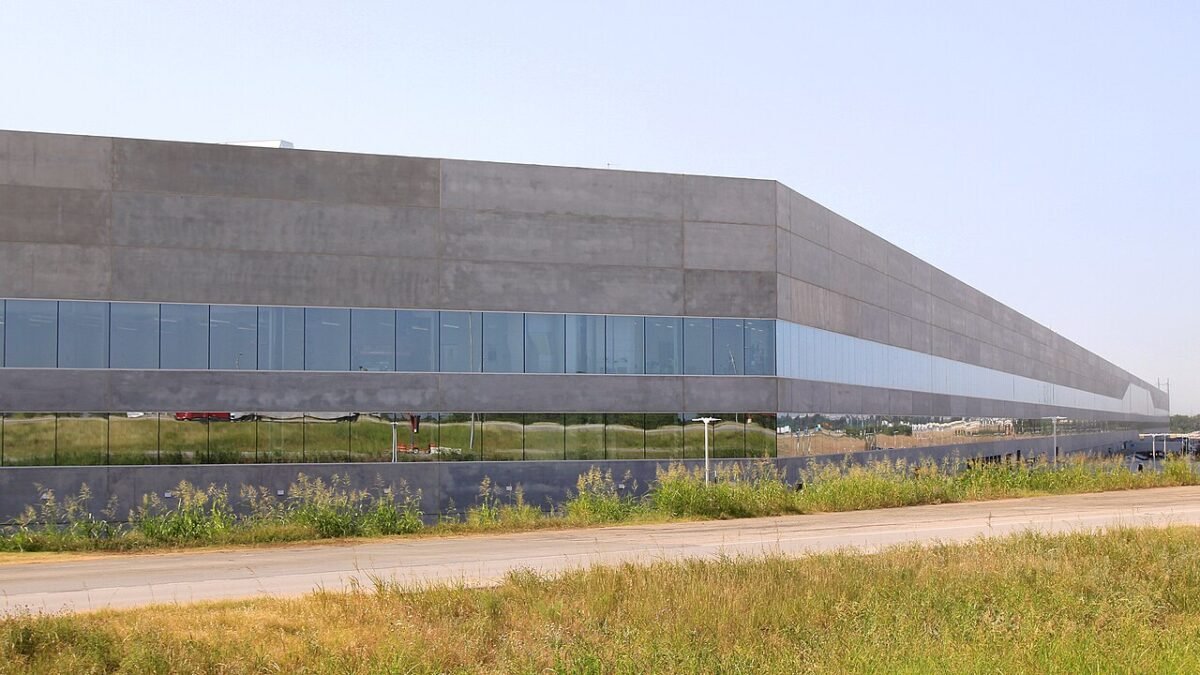 Tesla and SpaceX Confirm $16.8 Billion Texas Chip Factory — Here’s What Terafab Will Actually Build