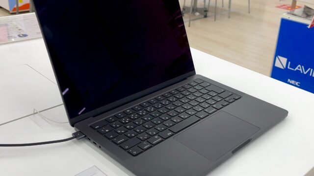MacBook Pro M6, M5 Pro or Touchscreen OLED: Which One to Buy