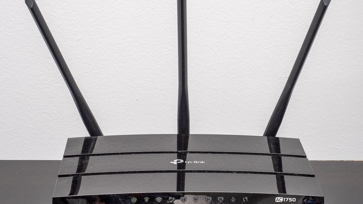 The FCC Router Ban in October 2026: Who’s Approved and What It Means for Your Router